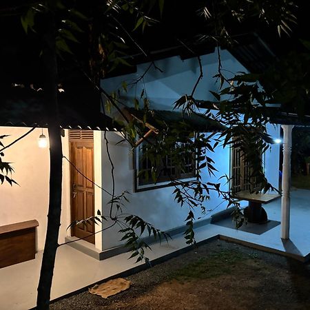 Bed and Breakfast Ima House Dikwella Sur Exterior foto