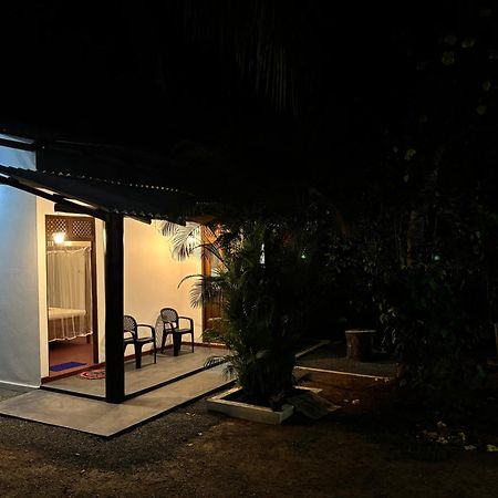 Bed and Breakfast Ima House Dikwella Sur Exterior foto